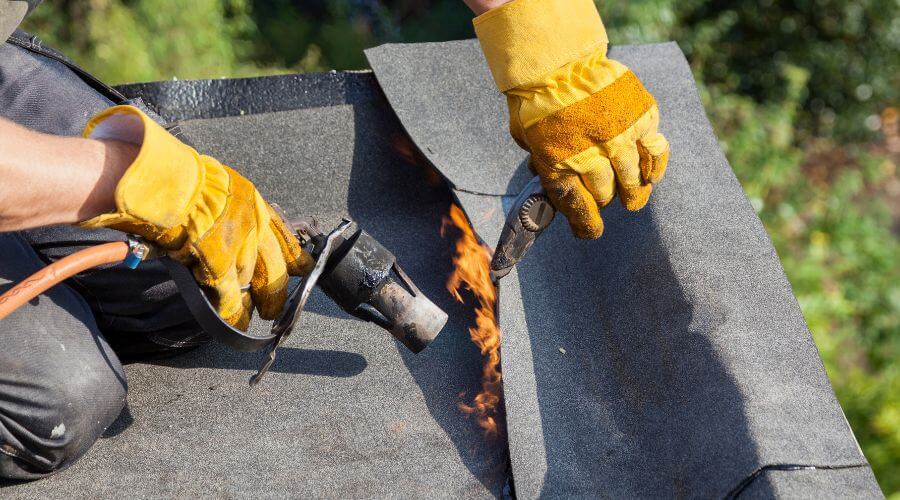 Professional gutter cleaning in Booneville, MS